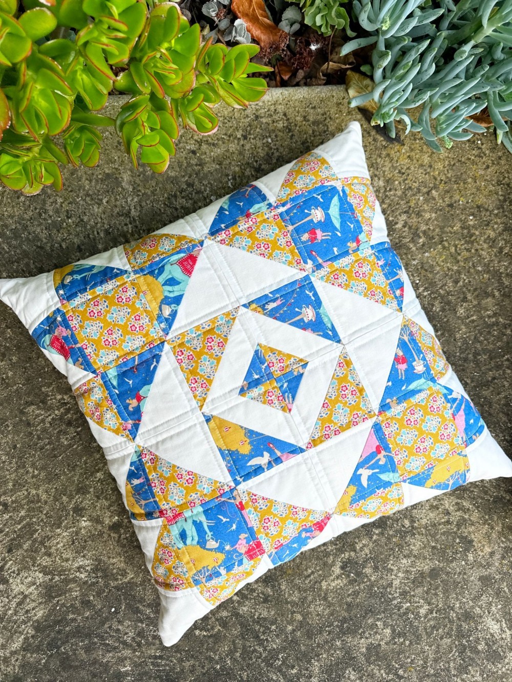 Jubilee Cushion Pattern by Emma Jean Jansen