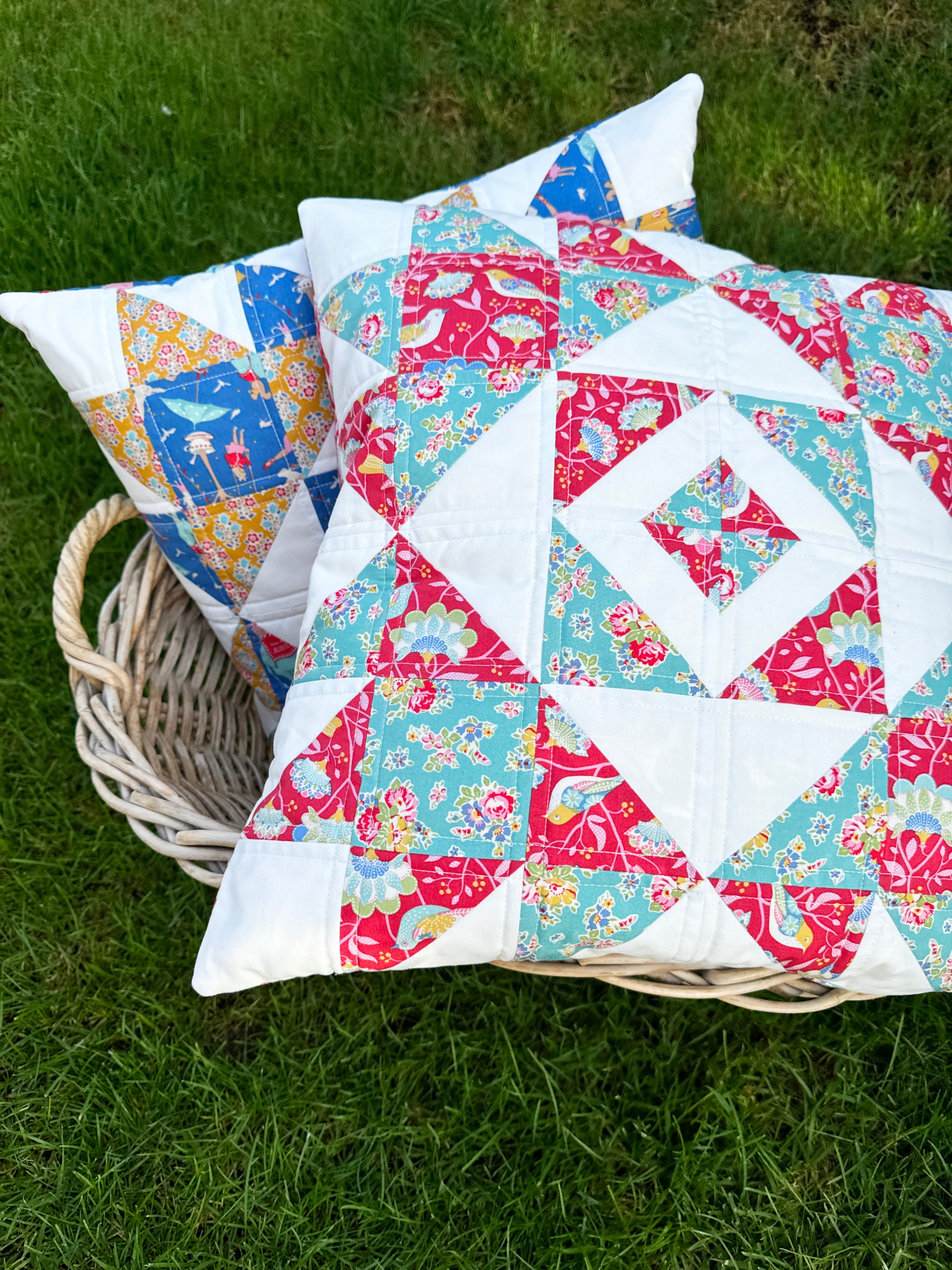 Jubilee Cushion Mini Pattern - PDF