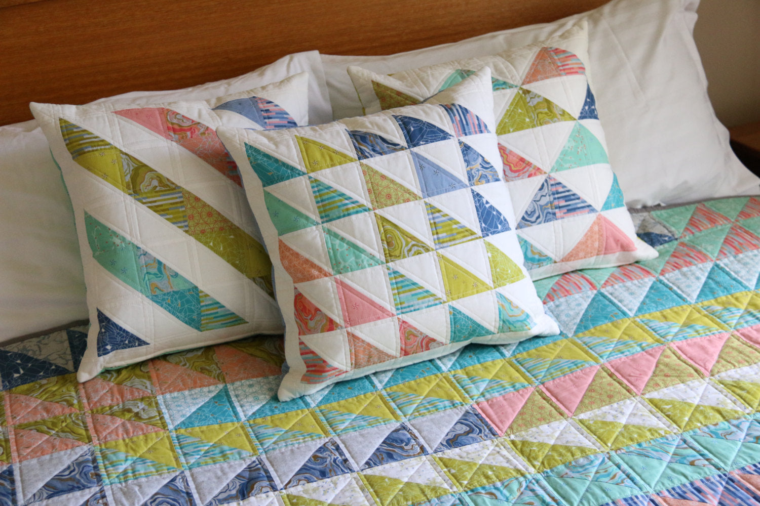 Triple Triangles Cushion Mini Pattern - PDF