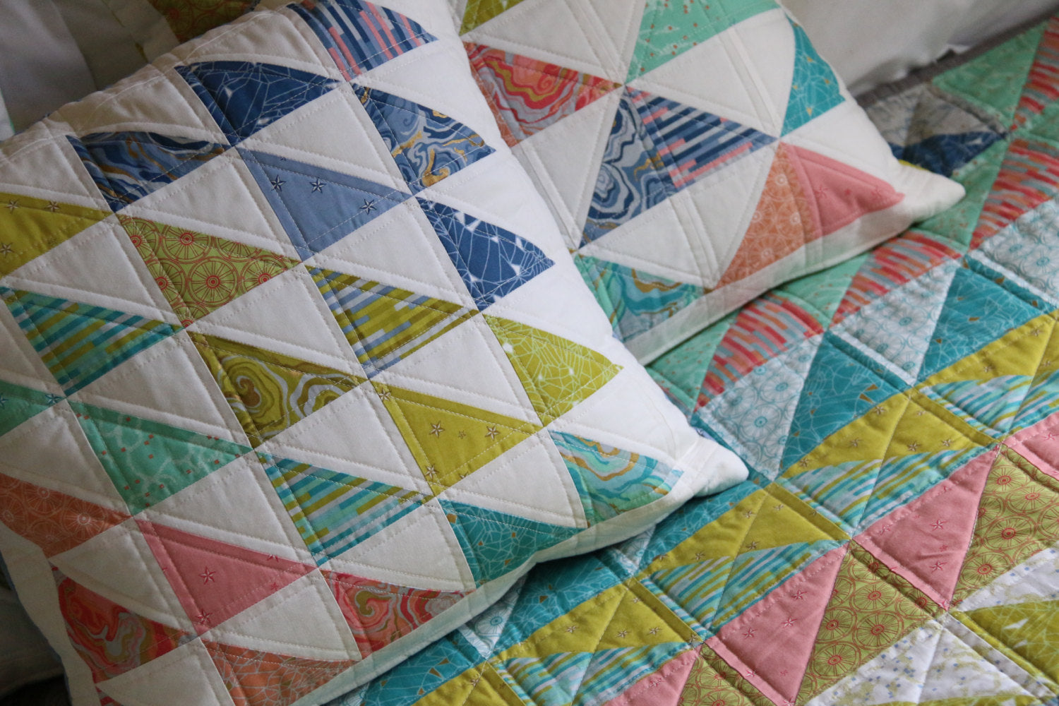 Triple Triangles Cushion Mini Pattern - PDF